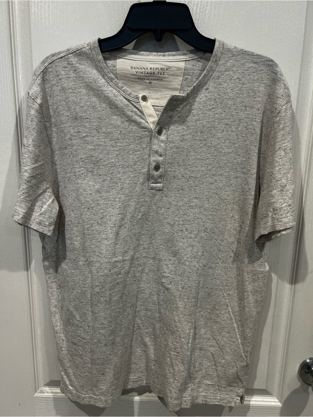 Banana Republic Men's Medium Heather Gray Henley Short Sleeve Shirt